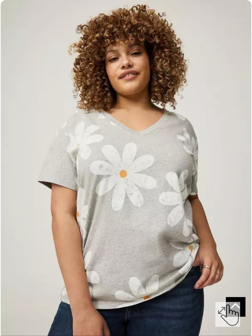 torrid Gray V-Neck Daisy Print Short Sleeve Tee